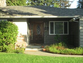 4308 Kenston Way in Sacramento, CA - Building Photo - Building Photo