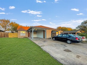 8206 Colony Loop Dr in Austin, TX - Building Photo - Building Photo