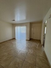 413 N Park St in Visalia, CA - Building Photo - Building Photo