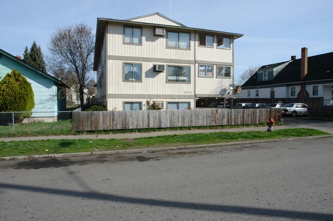 1802 W Gardner Ave in Spokane, WA - Foto de edificio - Building Photo