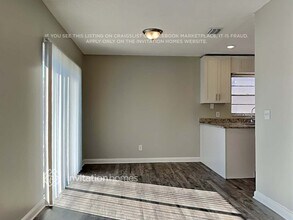 7813 Chaperon Ct in Tampa, FL - Foto de edificio - Building Photo