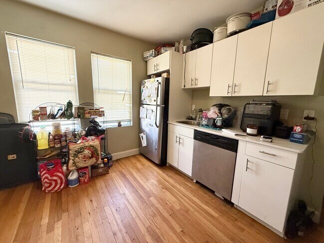 4043 Washington St in Boston, MA - Foto de edificio - Building Photo