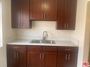 1249 N Virgil Ave in Los Angeles, CA - Building Photo - Building Photo
