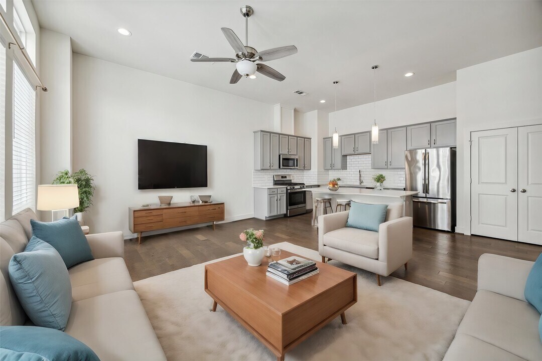 9452 Kerrwood Ln in Houston, TX - Building Photo