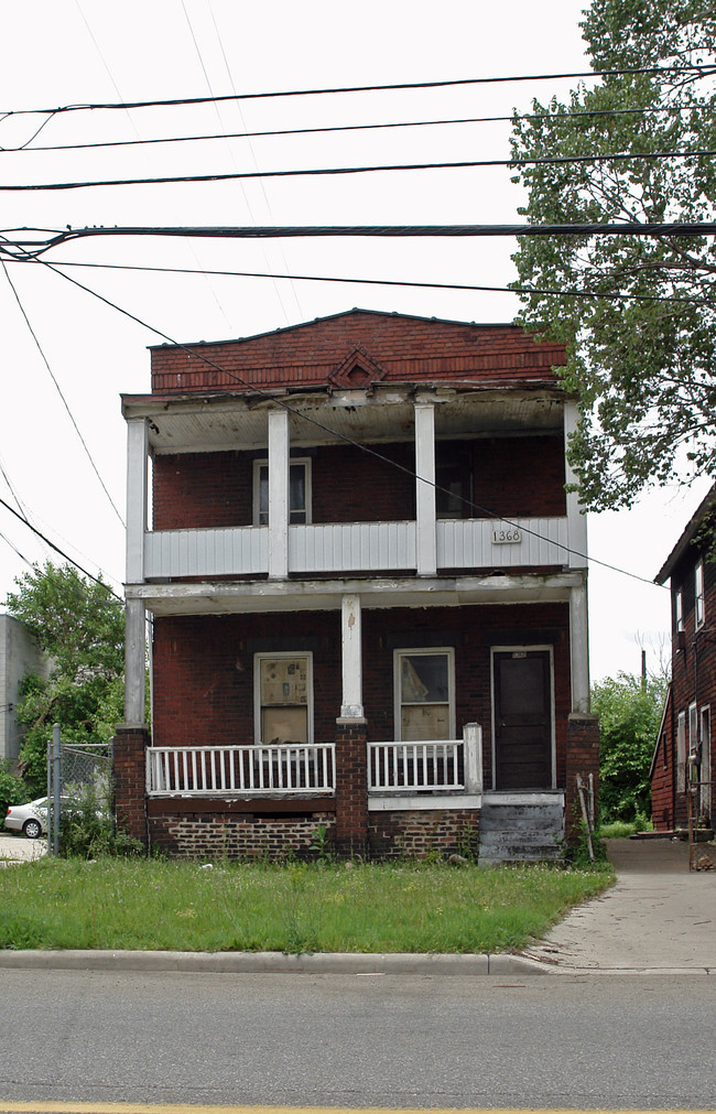 1364-1368 E 40th St in Cleveland, OH - Building Photo - Building Photo