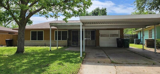 6614 Beldart St photo'