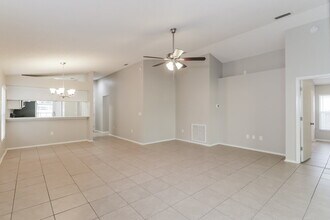 13203 Sharondale Ct in Riverview, FL - Building Photo - Building Photo