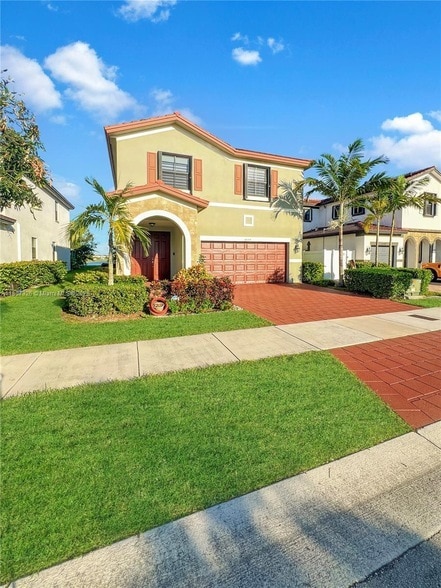 10149 W 35th Ln in Hialeah, FL - Building Photo - Building Photo