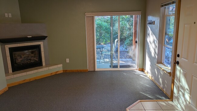 2904 Tina Ave, Unit #203 in Missoula, MT - Foto de edificio - Building Photo