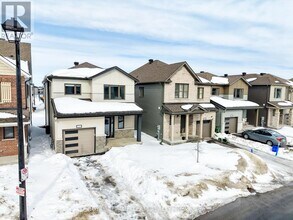 1019 Showman St in Ottawa, ON - Building Photo - Building Photo