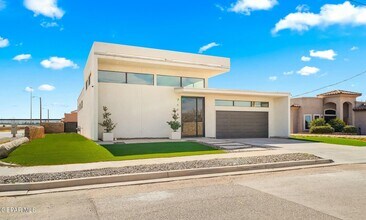 7900 Mansfield Ave in El Paso, TX - Building Photo - Building Photo