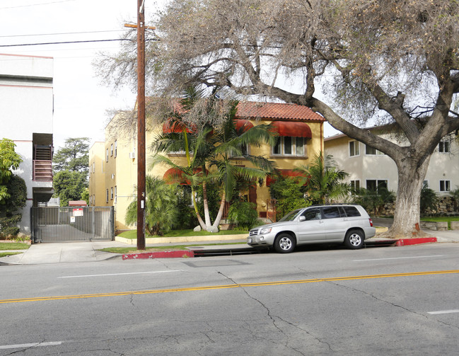 501 S Verdugo Rd in Glendale, CA - Foto de edificio - Building Photo