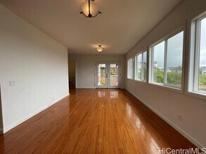 1101 Kaluanui Rd in Honolulu, HI - Building Photo - Building Photo