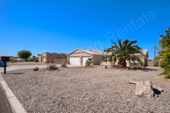 1309 McCulloch Blvd S in Lake Havasu City, AZ - Building Photo - Building Photo