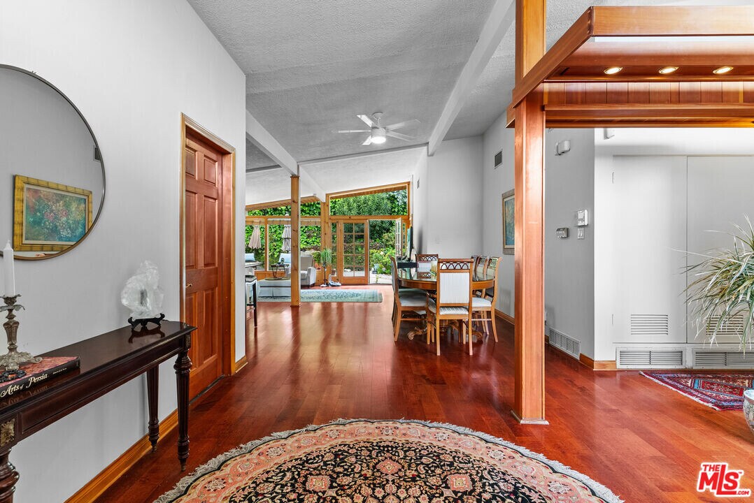 3447 Vista Haven Rd in Los Angeles, CA - Building Photo