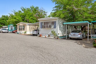 2901 Carlisle Blvd NE in Albuquerque, NM - Building Photo - Building Photo