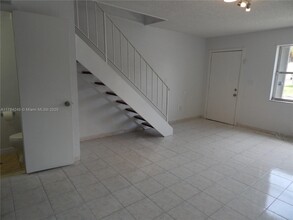 3995 W 9th Ct in Hialeah, FL - Building Photo - Building Photo