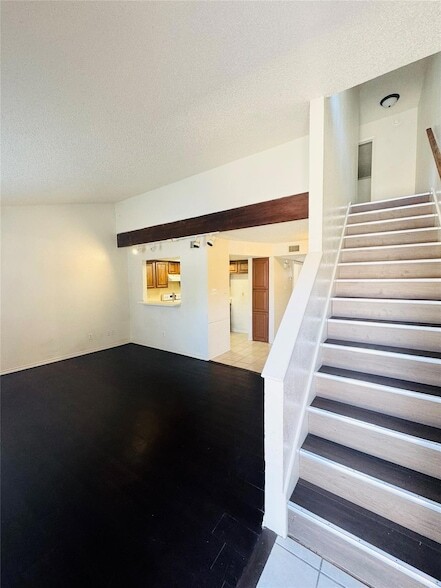 1318 Bluffview Dr, Unit 2 in Seagoville, TX - Foto de edificio - Building Photo