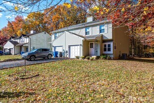 536 Elsie Ave in South Plainfield, NJ - Building Photo