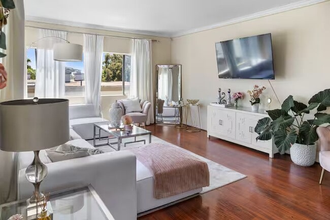 212 N Catalina Ave in Redondo Beach, CA - Building Photo - Building Photo