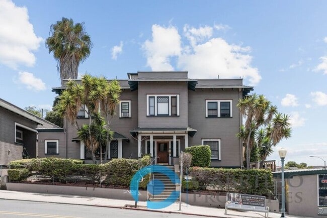 property at 2203 Broadway