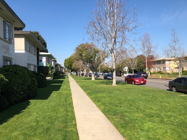 3175 S Barrington Ave, Unit B in Los Angeles, CA - Building Photo - Building Photo