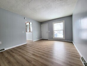 2933 Daleford Ave NE in Canton, OH - Building Photo - Building Photo