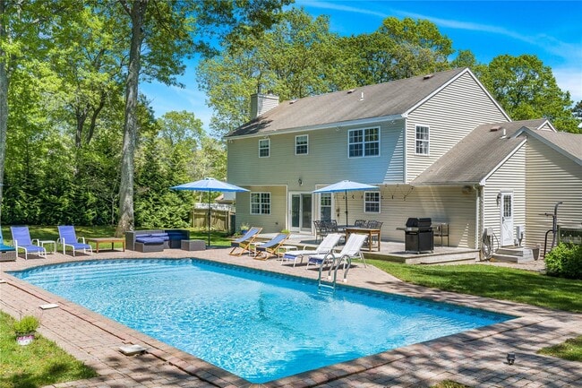 property at 3 E Brook Rd