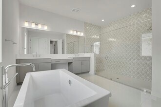9341 Crestview Cir in Palm Beach Gardens, FL - Building Photo - Building Photo