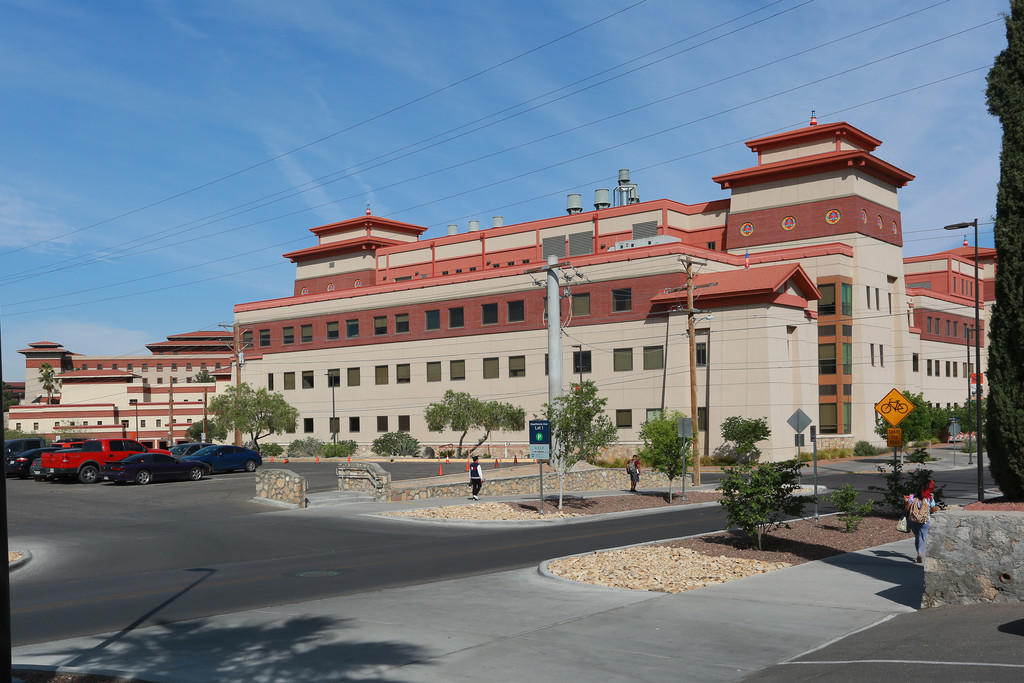 Highlander Apartments In El Paso, Tx 