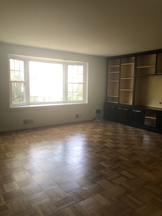 property at 647 Azalea Dr