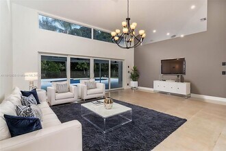 1222 Manor Ct in Weston, FL - Building Photo - Building Photo