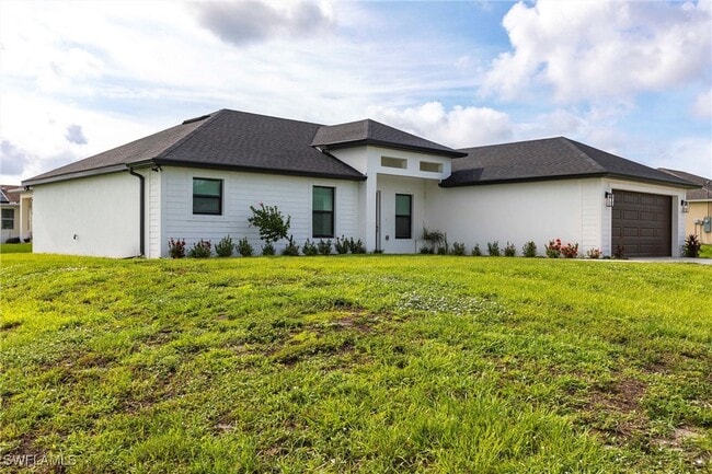 543 Charwood Ave S in Lehigh Acres, FL - Building Photo - Building Photo