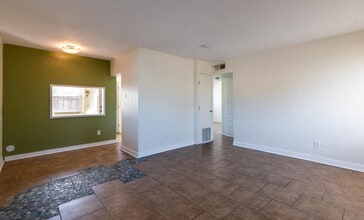 3434 Smith Ave SE in Albuquerque, NM - Building Photo - Building Photo