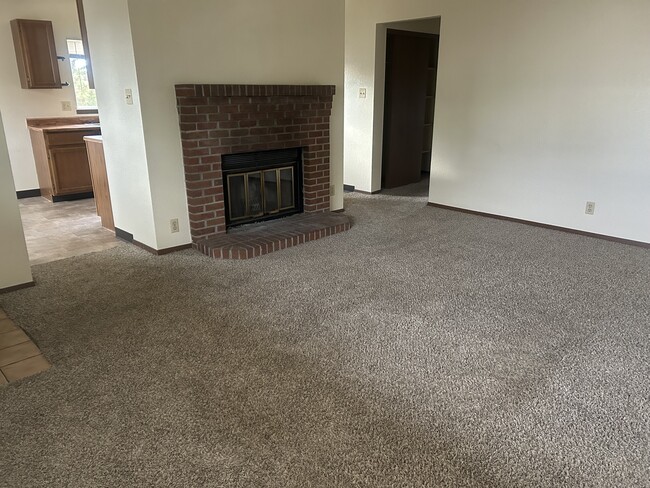 4022 Garden Ct, Unit 4024 in Cheyenne, WY - Foto de edificio - Building Photo