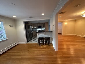 757 Wellesley St in Weston, MA - Building Photo - Building Photo