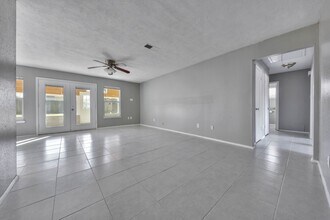 404 Brookdale Dr in League City, TX - Building Photo - Building Photo