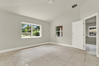 1424 18th St in Orlando, FL - Foto de edificio - Building Photo