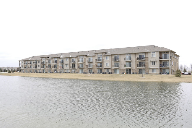 The Harbours Apartments - Phase II in Clinton Township, MI - Building Photo - Building Photo