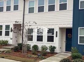 1633 Aeslin Dr NW in Atlanta, GA - Building Photo