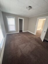 616 Portland Ave, Unit #2 in Beloit, WI - Foto de edificio - Building Photo