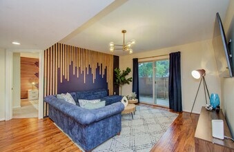 8415 Hearth Dr in Houston, TX - Building Photo - Building Photo