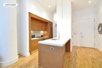360 Furman St in Brooklyn, NY - Building Photo - Building Photo
