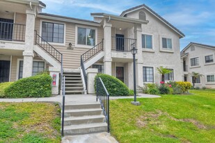 10910 Summerdale Way, Unit Summerdale Way #340 in San Diego, CA - Building Photo