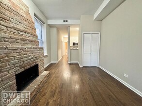 3433 N Elaine Pl, Unit 2R in Chicago, IL - Building Photo - Building Photo