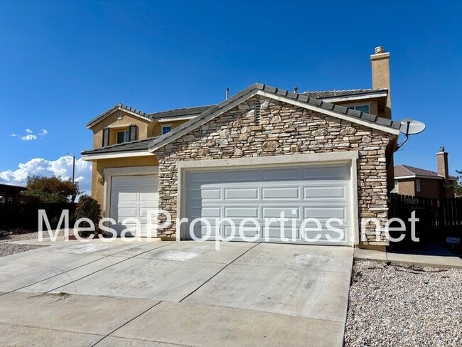 13720 Thrush Ct in Victorville, CA - Building Photo - Building Photo