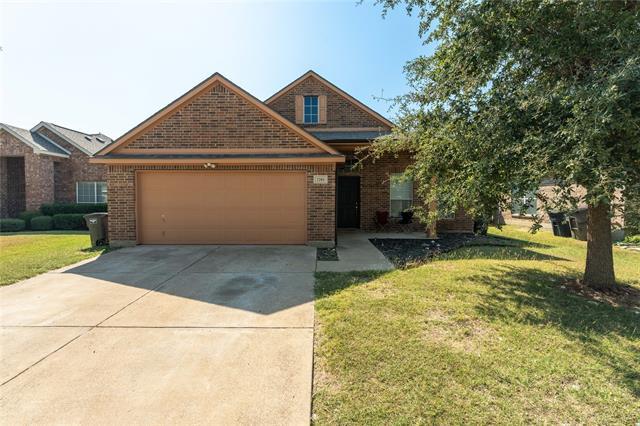 2201 Pacino Dr in Fort Worth, TX - Building Photo