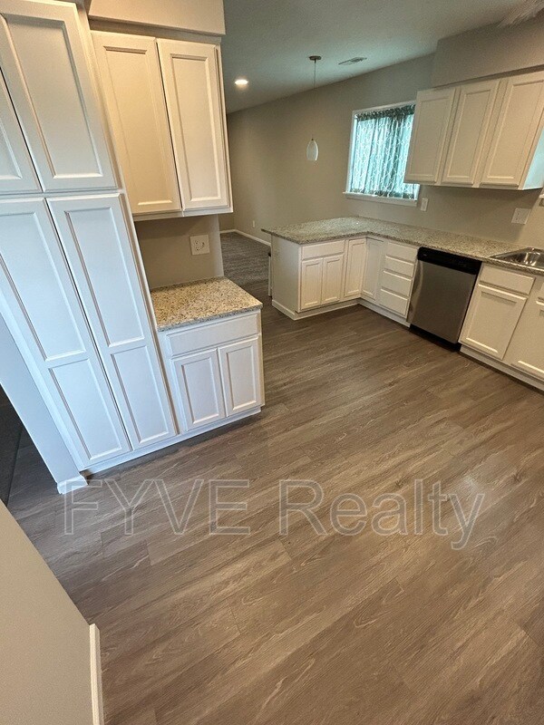 33853 Patton Dr photo'