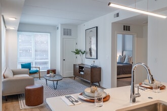 202 Queen in Lancaster, PA - Foto de edificio - Interior Photo