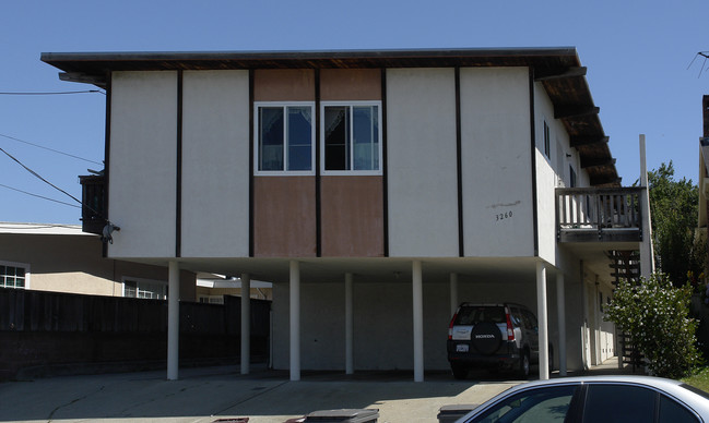 3260 Hyde St in Oakland, CA - Building Photo - Building Photo